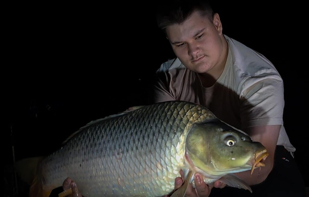 Vadvízi csata éjfélkor – ez a ponty nem adta könnyen magát! 7 att.K7YoPcOBn79e2wORkrLQOr Qvik8YXfX77F9AAD IE