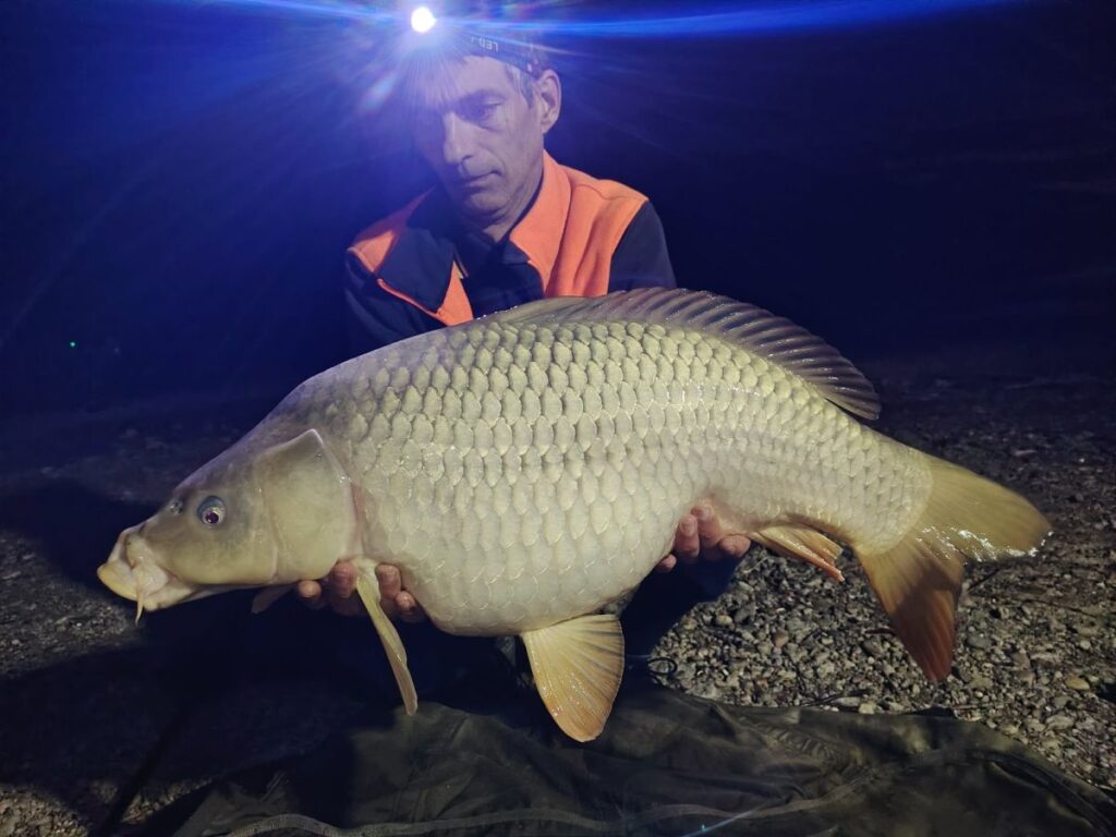 Szebbnél szebb halakat adott a családi peca húsvétkor 4 hal3