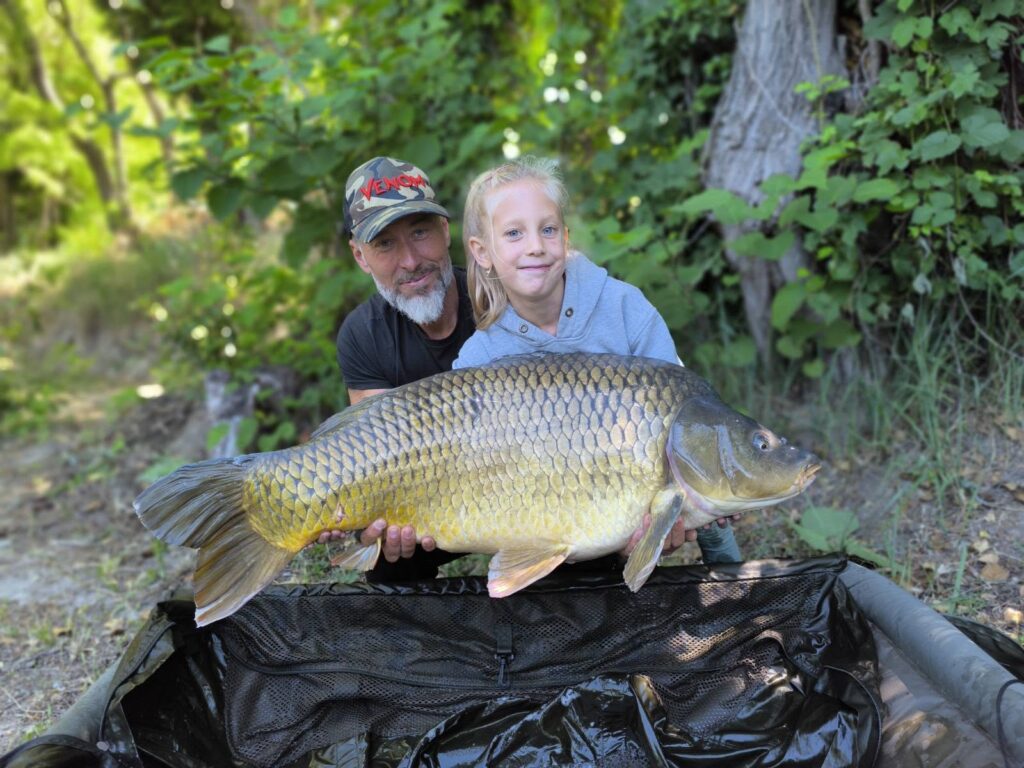 21 kiló feletti ponttyal lett minden idők legfiatalabb Duna-ági rekordere a 7 éves Csenge! 4 21 kiló feletti ponttyal lett minden idők legfiatalabb Duna-ági rekordere a 7 éves Csenge!