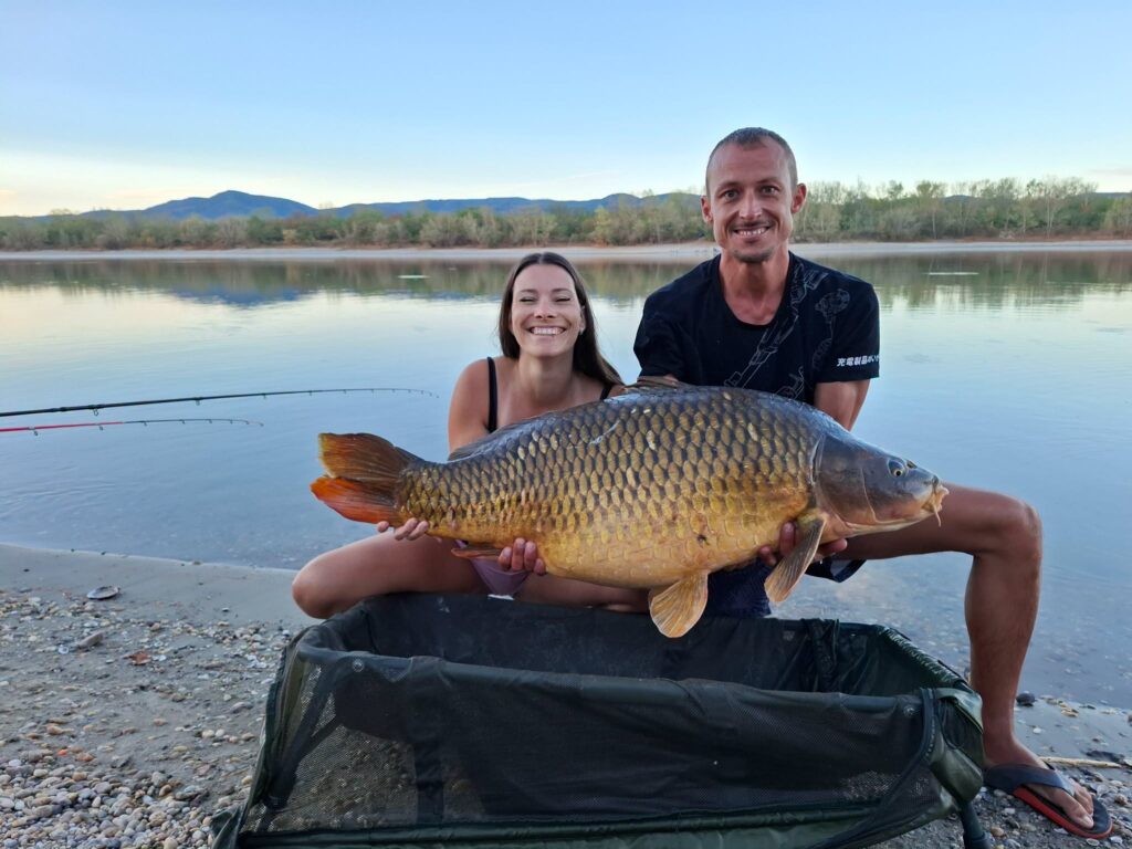 Finomszerelékes módszerrel fogott 26,7 kg-os pontyot a horgászpáros Pilismaróton 3 789709048 3248144478908592 5917319982364088488 n